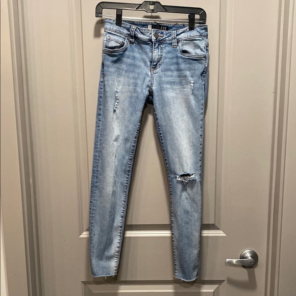 KUT from the Kloth Vintage Distressed Skinny Jeans Size 2 - Picture 1 of 10